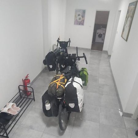 Antic Apartment โปชาเรวัซ ห้อง รูปภาพ