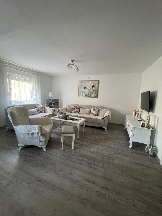 Antic Apartment โปชาเรวัซ ภายนอก รูปภาพ