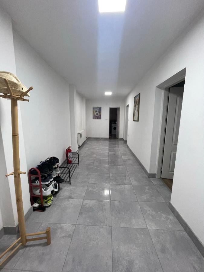 Antic Apartment โปชาเรวัซ ภายนอก รูปภาพ
